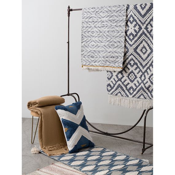 Ковер из хлопка синего цвета Argyle из коллекции Ethnic, 70х160 см, Tkano, изображение 3
