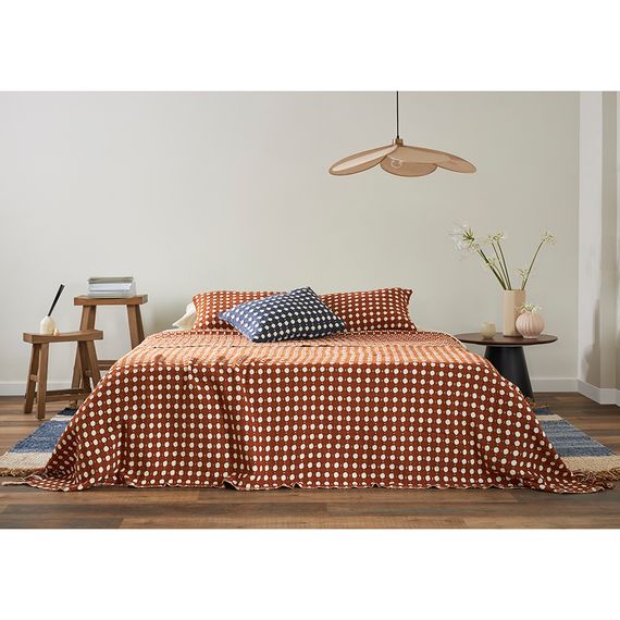 Покрывало из хлопка Polka dots карамельного цвета из коллекции Essential, 230х250 см, Tkano, изображение 4