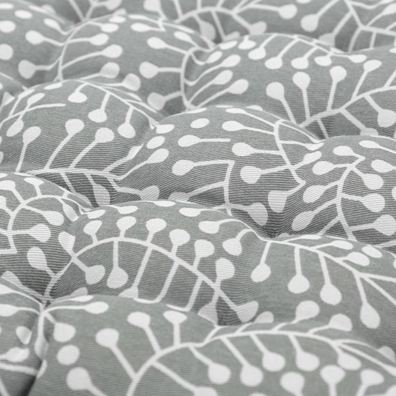 Подушка на стул из хлопка серого цвета с принтом Спелая Смородина из коллекции Scandinavian touch, 40х40 см, Tkano, изображение 9