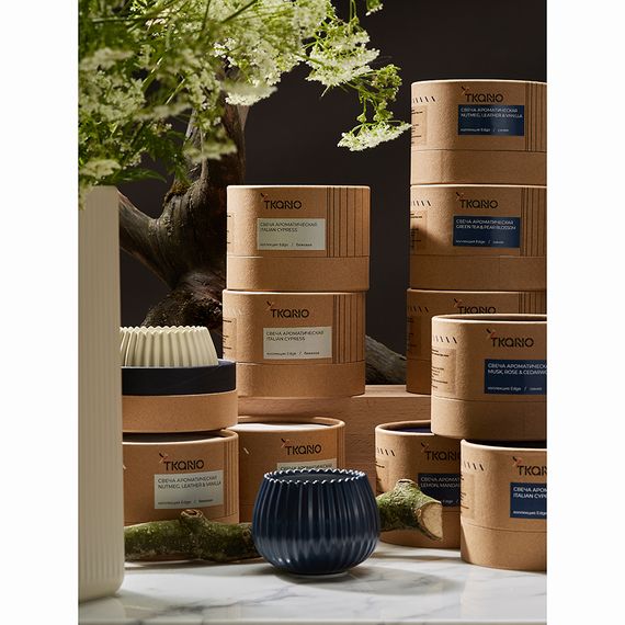 Свеча ароматическая Cypress, Jasmine & Patchouli из коллекции Edge, синий, 30 ч, Tkano, изображение 3